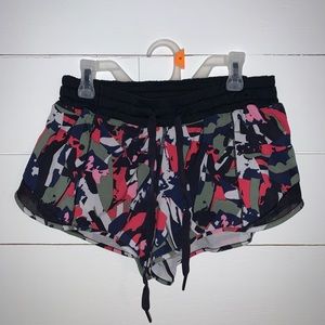 Lululemon multicolor hotty hot 2” shorts